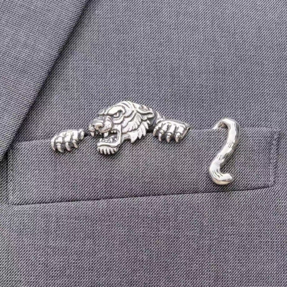 Crocodile Pattern Animal Shaped Brooch for Gentlemen – Silver Tiger