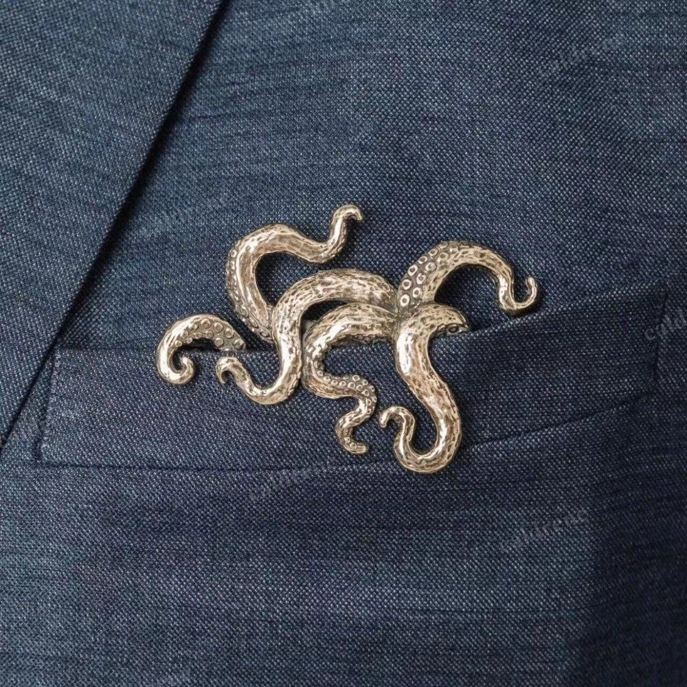 Crocodile Pattern Animal Shaped Brooch for Gentlemen – view 3