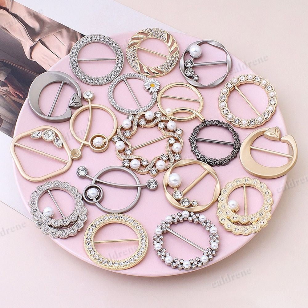 Multifunctional T-Shirt Clip for Scarves and Shawls – view 4