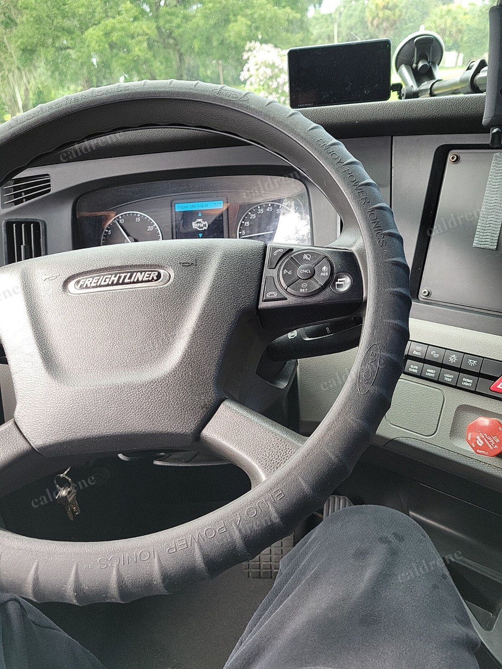 Silicone Steering Wheel Cover for Trucks, 16–19 in – view 9